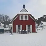 Modernes Reetdach-ostseeferienhaus Bella Mare, Insel Usedom Mit Sauna, Kamin & Sonnenterrasse Apartment *