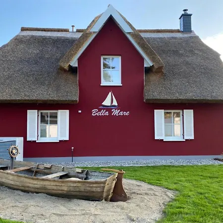 Modernes Reetdach-ostseeferienhaus Bella Mare, Insel Usedom Mit Sauna, Kamin & Sonnenterrasse شقة Zirchow
