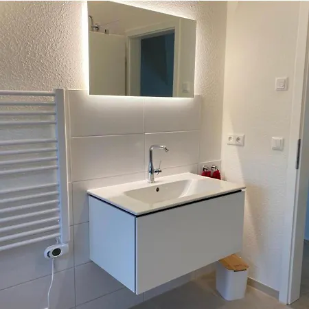 Modernes Reetdach-ostseeferienhaus Bella Mare, Insel Usedom Mit Sauna, Kamin & Sonnenterrasse * Zirchow