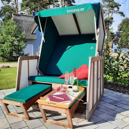 Modernes Reetdach-ostseeferienhaus Bella Mare, Insel Usedom Mit Sauna, Kamin & Sonnenterrasse Zirchow