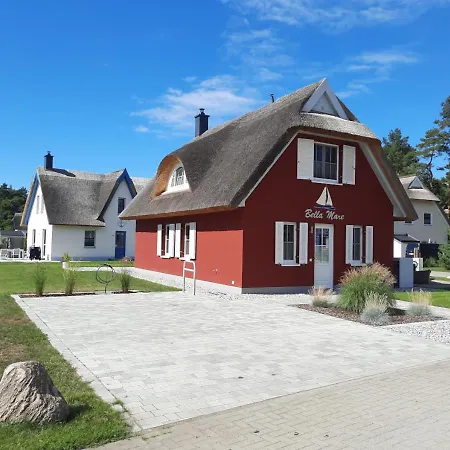 Modernes Reetdach-ostseeferienhaus Bella Mare, Insel Usedom Mit Sauna, Kamin & Sonnenterrasse شقة Zirchow