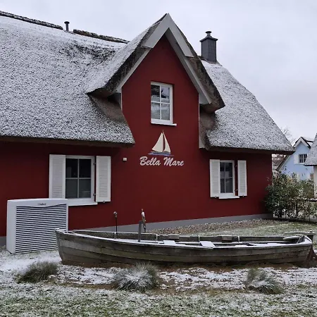 Modernes Reetdach-ostseeferienhaus Bella Mare, Insel Usedom Mit Sauna, Kamin & Sonnenterrasse شقة Zirchow